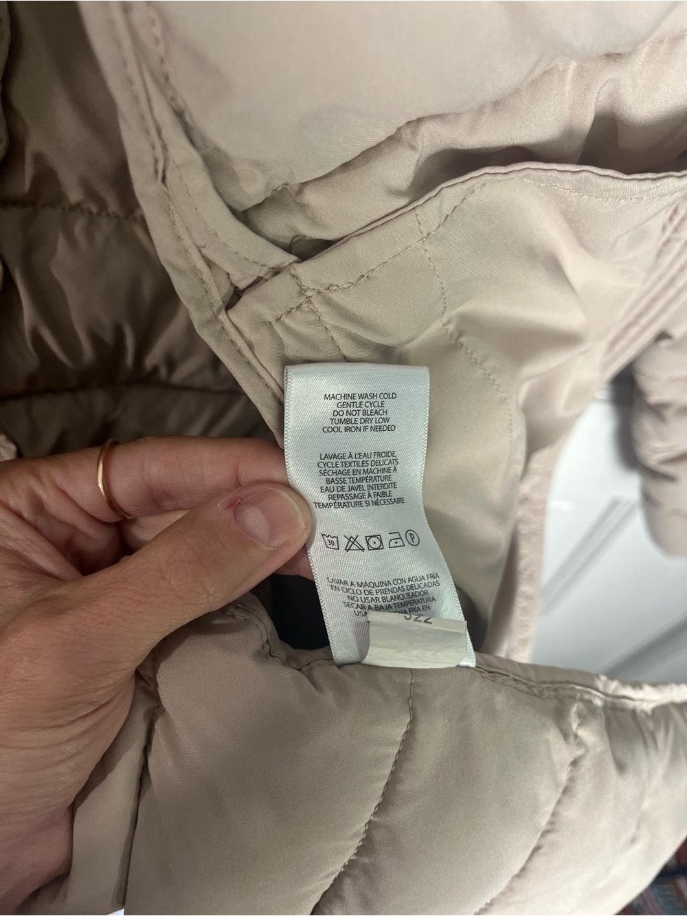Lauren Ralph Lauren Women's Hooded Quilted Coat in Taupe, size medium - Picture 8 of 8